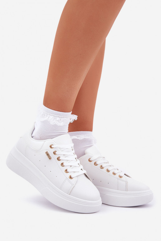 Chaussures modèle baskets Féminin avec une plateforme en cuir écologique couleur blanche Lelandine Chaussures modèle baskets Féminin avec une plateforme en cuir écologique couleur blanche Lelandine