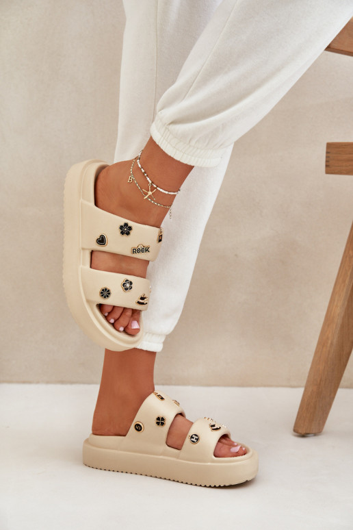 Pantoufles légères Pantoufles pour femmes Z Przypinkami beige Ravanala Pantoufles légères Pantoufles pour femmes Z Przypinkami beige Ravanala