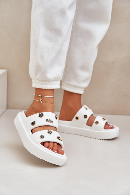 Pantoufles légères Pantoufles pour femmes Z Przypinkami couleur blanche Ravanala Pantoufles légères Pantoufles pour femmes Z Przypinkami couleur blanche Ravanala