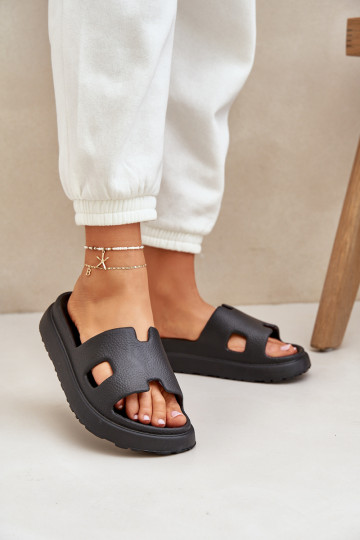 Pantoufles légères Chaussons Avec découpes couleur noire Neladith 2