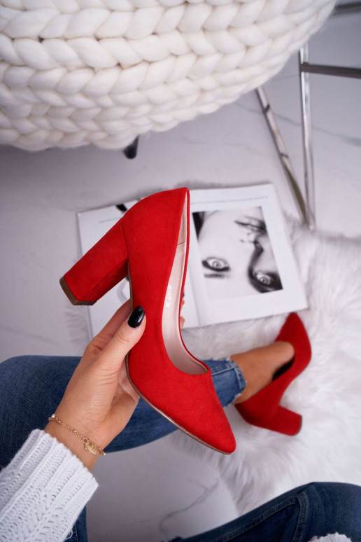 Chaussures à talons hauts en daim couleur rouge Florena Chaussures à talons hauts en daim couleur rouge Florena