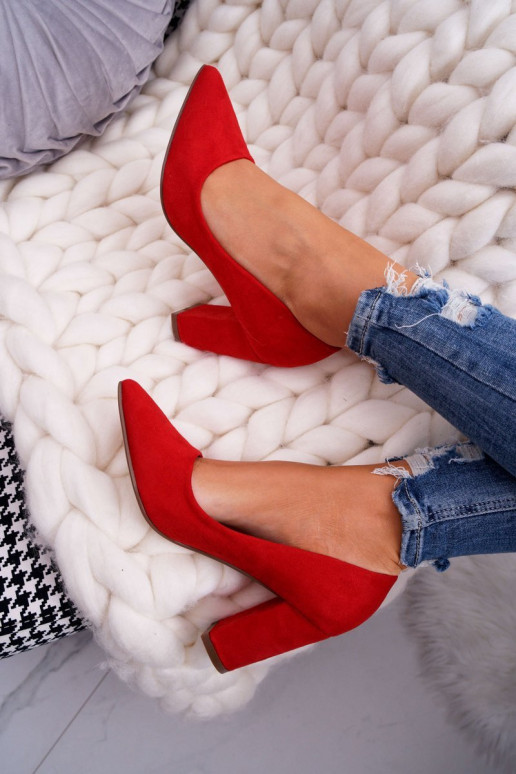Chaussures à talons hauts en daim couleur rouge Florena Chaussures à talons hauts en daim couleur rouge Florena