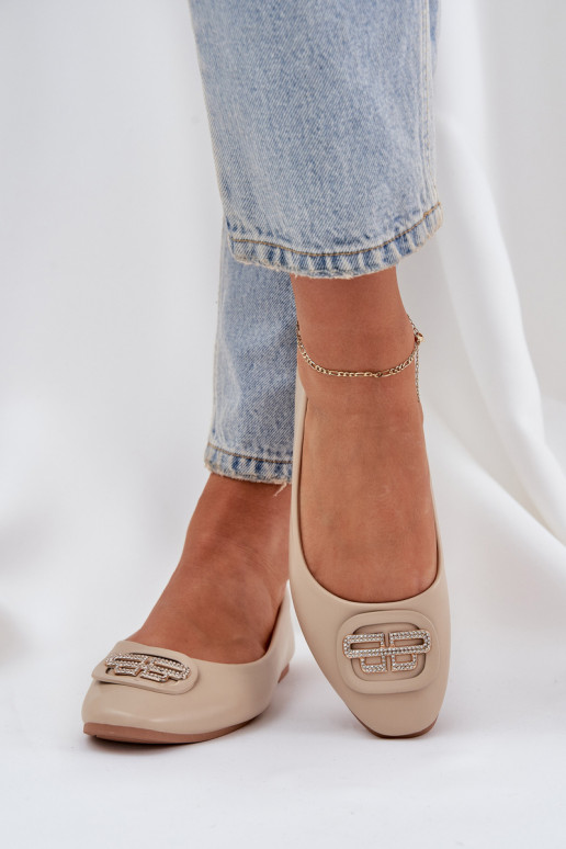 Ballerines Sur une semelle plate avec des ornements beige Ainoria Ballerines Sur une semelle plate avec des ornements beige Ainoria