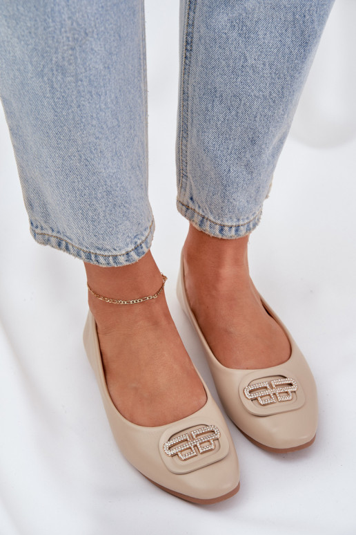 Ballerines Sur une semelle plate avec des ornements beige Ainoria Ballerines Sur une semelle plate avec des ornements beige Ainoria
