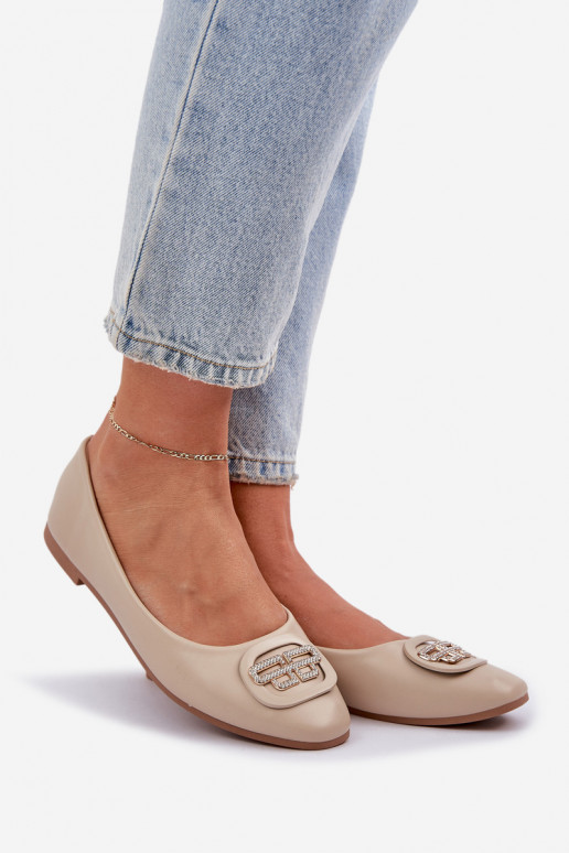 Ballerines Sur une semelle plate avec des ornements beige Ainoria Ballerines Sur une semelle plate avec des ornements beige Ainoria