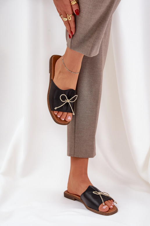 Chaussons Sur une semelle plate décorer Kokardką couleur noire Deonelis Chaussons Sur une semelle plate décorer Kokardką couleur noire Deonelis