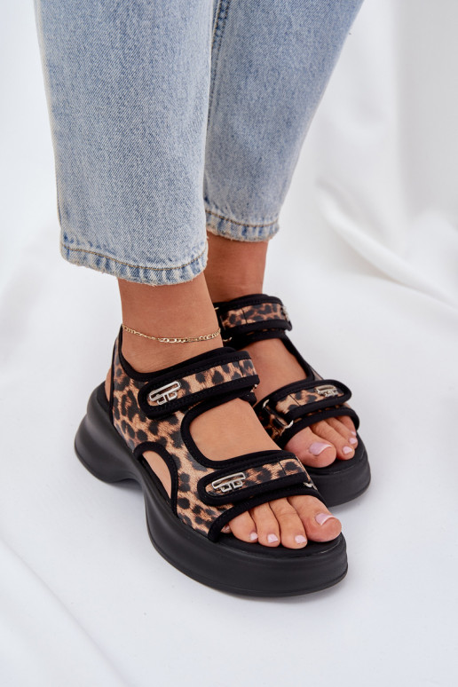 Eko Peau Sandales légères avec une plateforme avec des motifs en fourrure de léopard marron Deniffia