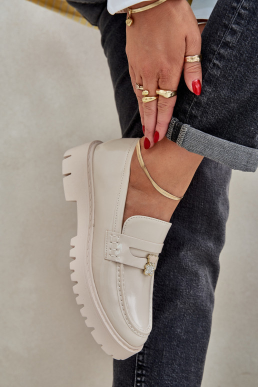 Mocassins laqués Féminin Z Przypinką Nounours beige DANSulinea Mocassins laqués Féminin Z Przypinką Nounours beige DANSulinea