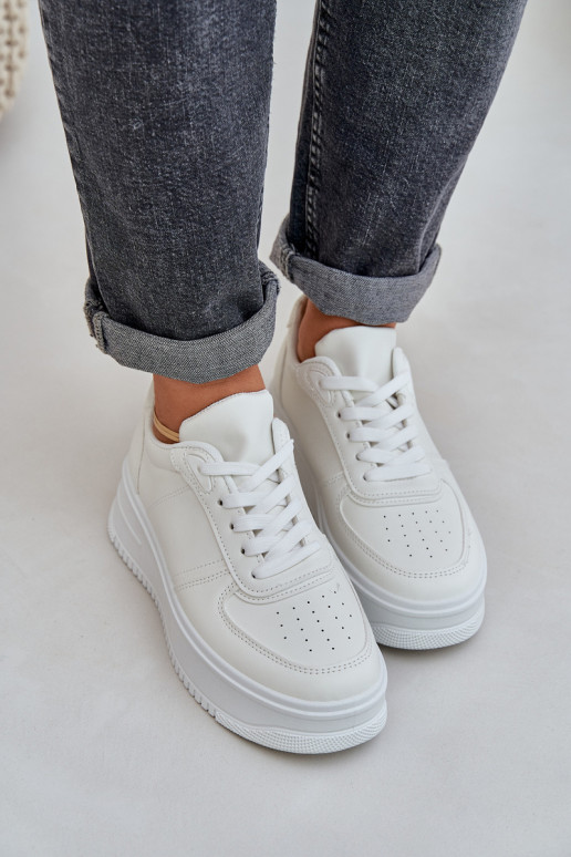 Baskets classiques en cuir écologique avec une plateforme couleur blanche Dorreia