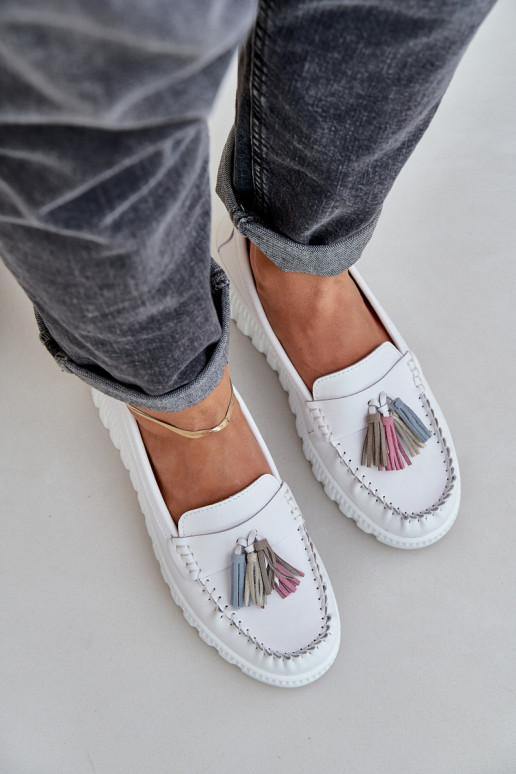 Peau mocassins pour femmes avec des franges avec une plateforme I Koturnie couleur blanche Eleazetta
