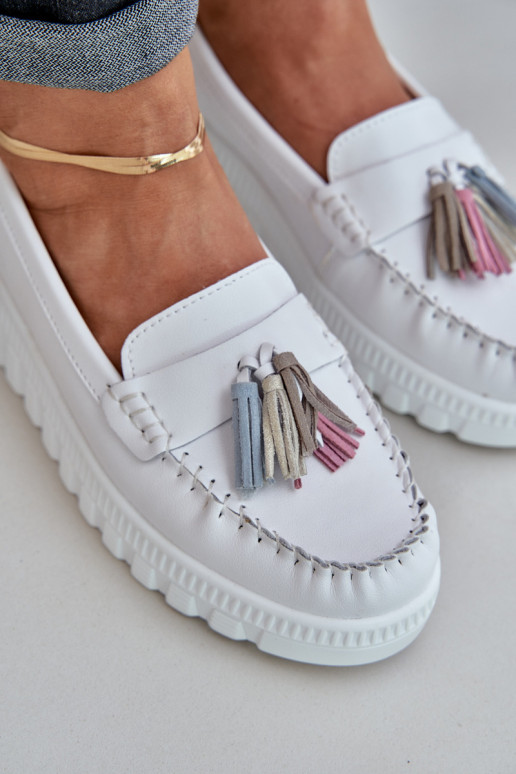 Peau mocassins pour femmes avec des franges avec une plateforme I Koturnie couleur blanche Eleazetta