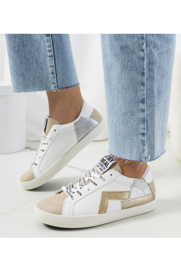 Baskets blanches brillantes...