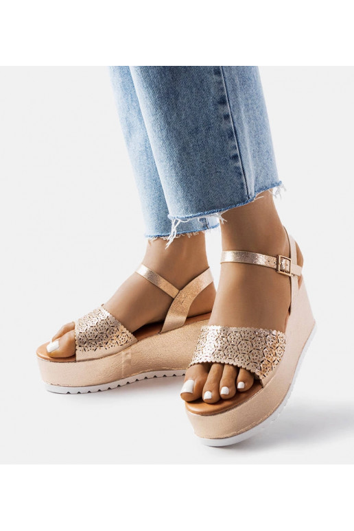 Sandales à plateforme ajourées dorées...