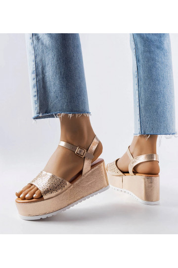 Sandales à plateforme... 2