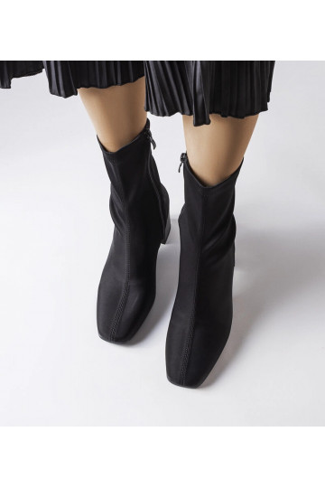 Bottines en satin noir à... 2