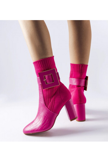 Bottines chaussettes roses...