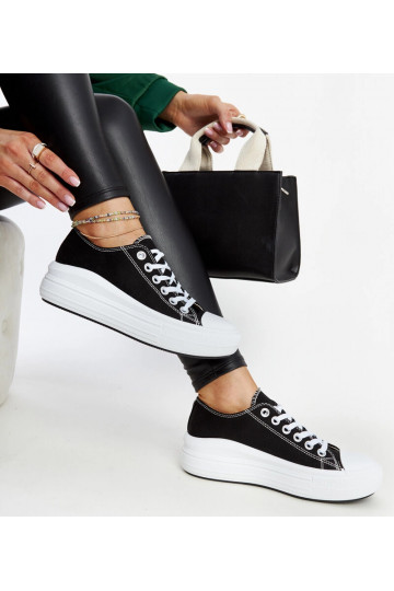 Baskets noires sur une... 2