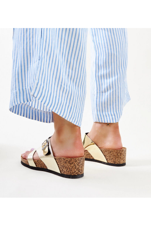 Sandales compensées métallisées...