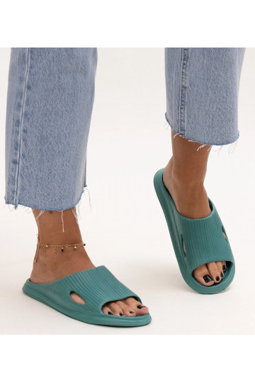 Chaussons en mousse vert...