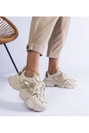 Baskets de sport beiges... 2