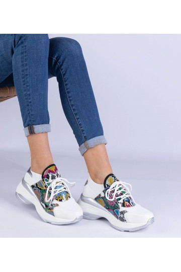 Baskets de sport blanches...