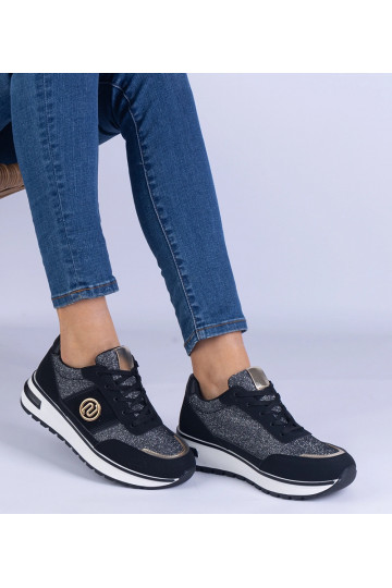 Baskets noires brillantes...