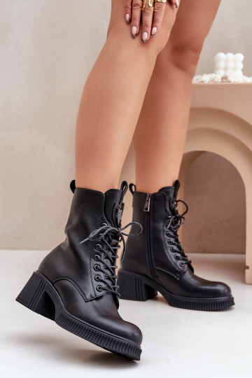 Bottines isolées en cuir...