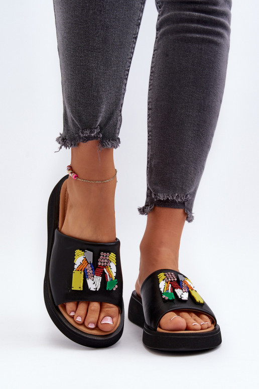 Pantoufles en cuir Féminin avec des ornements couleur noire Asames Pantoufles en cuir Féminin avec des ornements couleur noire Asames