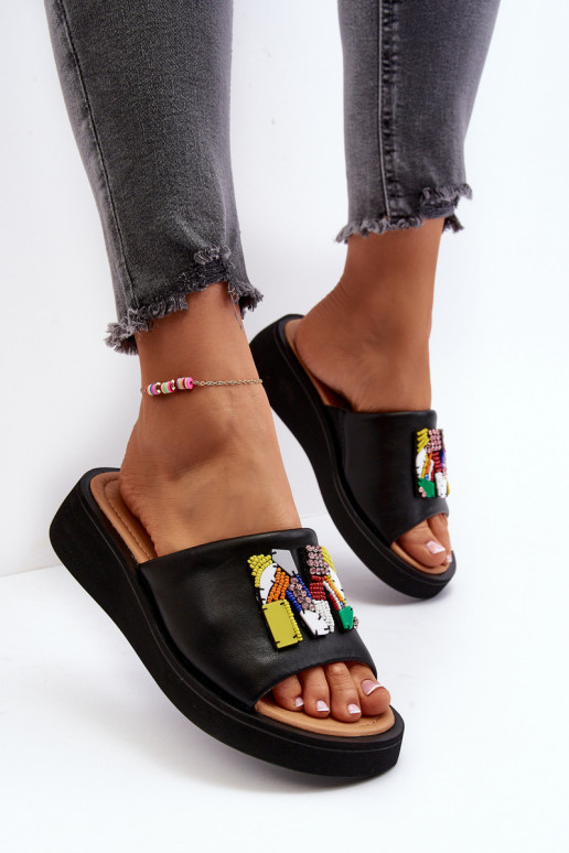 Pantoufles en cuir Féminin avec des ornements couleur noire Asames Pantoufles en cuir Féminin avec des ornements couleur noire Asames