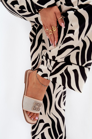 Style élégant Pantoufles pour femmes avec des ornements avec des talons larges beige Lovehia
