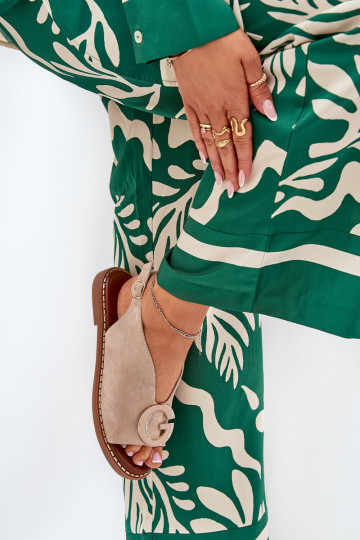 Sandales plates avec des ornements beige Haliones