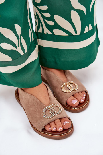 Sandales pour femmes avec des ornements avec des talons larges en daim écologiqueoÀe beige Ralisses