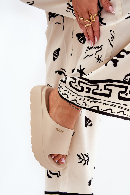 Pantoufles légères Pantoufles pour femmes avec une plateforme Big Star RR274A569 beige