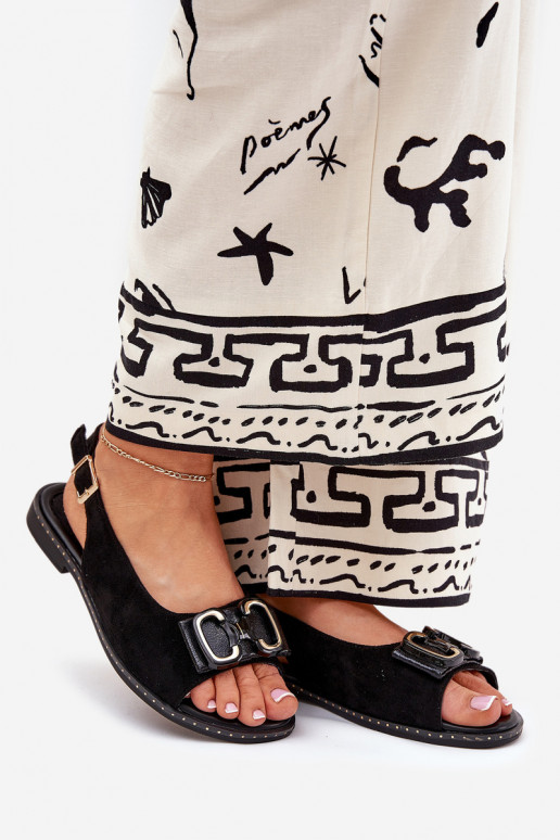 Sandales plates avec des ornements en daim écologiqueoÀe couleur noire Lilria