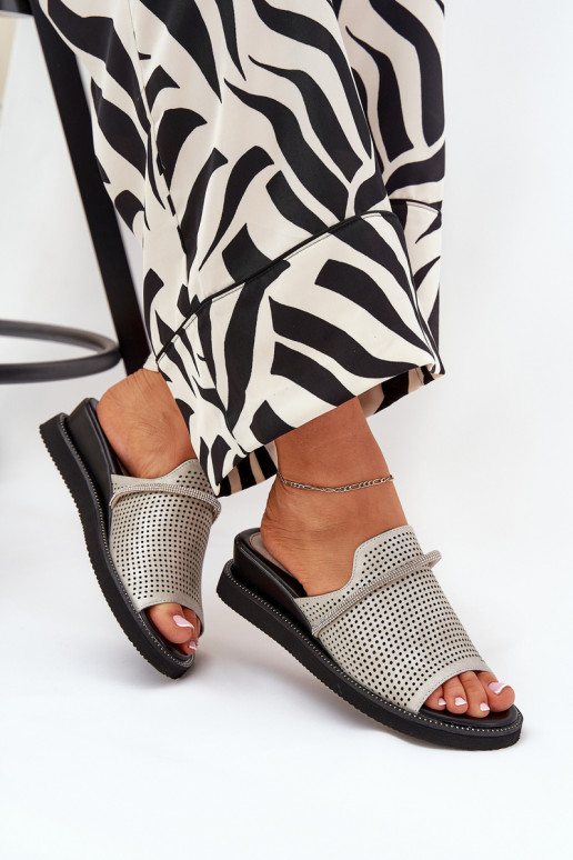 Pantoufles pour femmes Sur un coin Avec ruban décoratif couleur argent TeriÀes Pantoufles pour femmes Sur un coin Avec ruban décoratif couleur argent TeriÀes