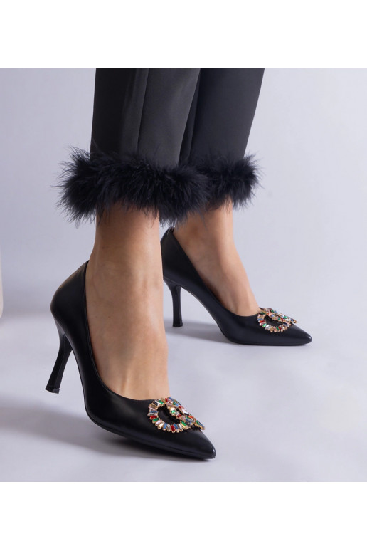 Escarpins noirs ornés de zirconiums...