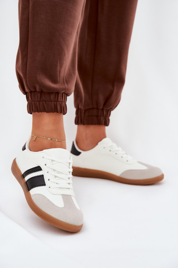 Faible Chaussures modèle baskets Féminin en cuir écologique couleur blanche Nonalorin 2