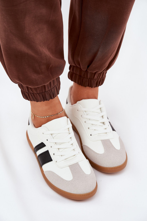 Faible Chaussures modèle baskets Féminin en cuir écologique couleur blanche Nonalorin