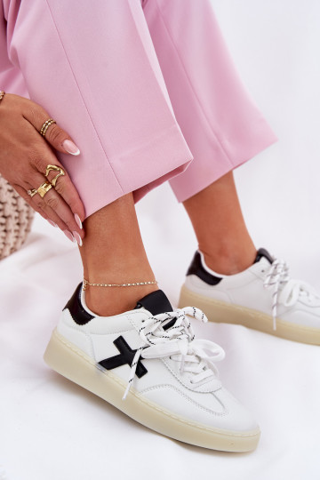 Faible baskets Féminin couleur blanche Zelevelis