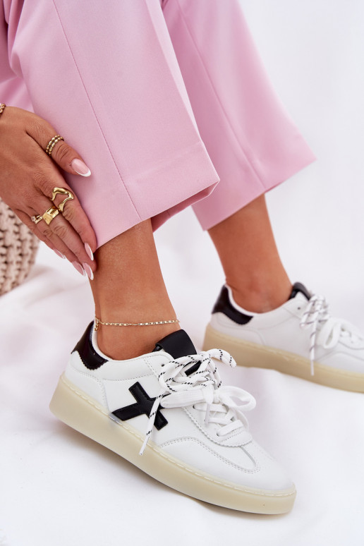 Faible baskets Féminin couleur blanche Zelevelis