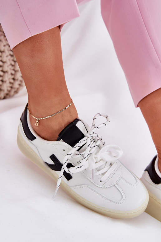 Faible baskets Féminin couleur blanche Zelevelis