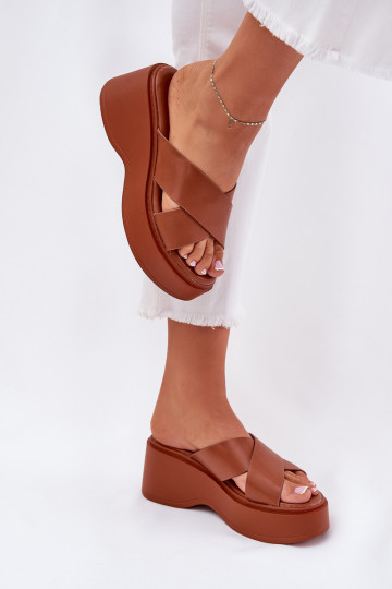 mules avec plateforme couleur marron Nelithraea