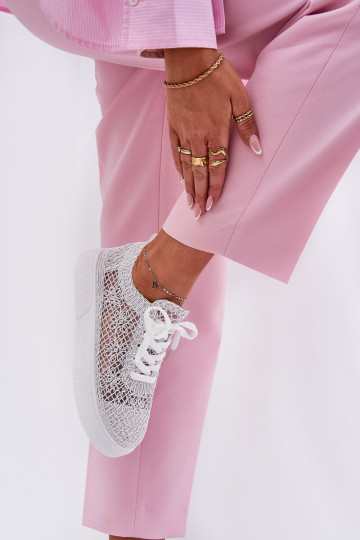 avec des éléments ajourés Baskets Féminin avec une plateforme couleur blanche Aranelith 2