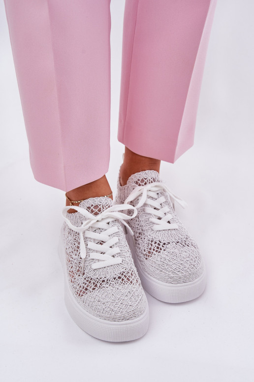 avec des éléments ajourés Baskets Féminin avec une plateforme couleur blanche Aranelith avec des éléments ajourés Baskets Féminin avec une plateforme couleur blanche Aranelith