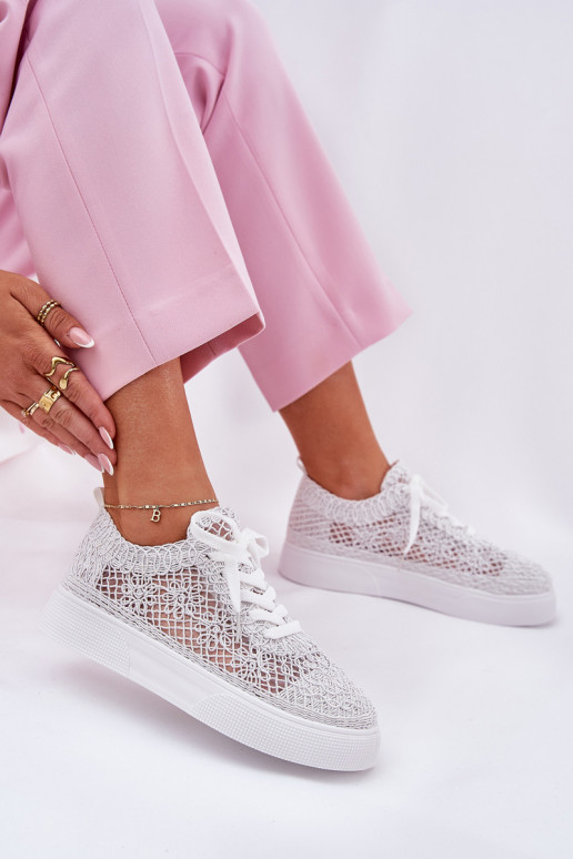 avec des éléments ajourés Baskets Féminin avec une plateforme couleur blanche Aranelith avec des éléments ajourés Baskets Féminin avec une plateforme couleur blanche Aranelith
