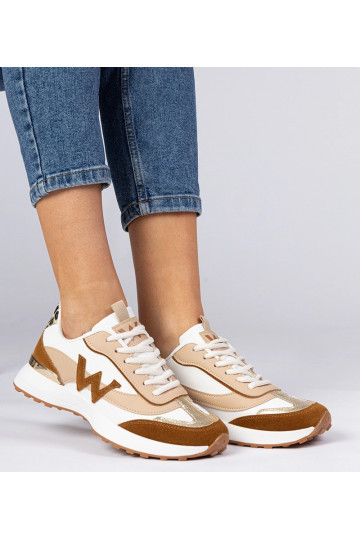 Baskets blanches et brunes... 2