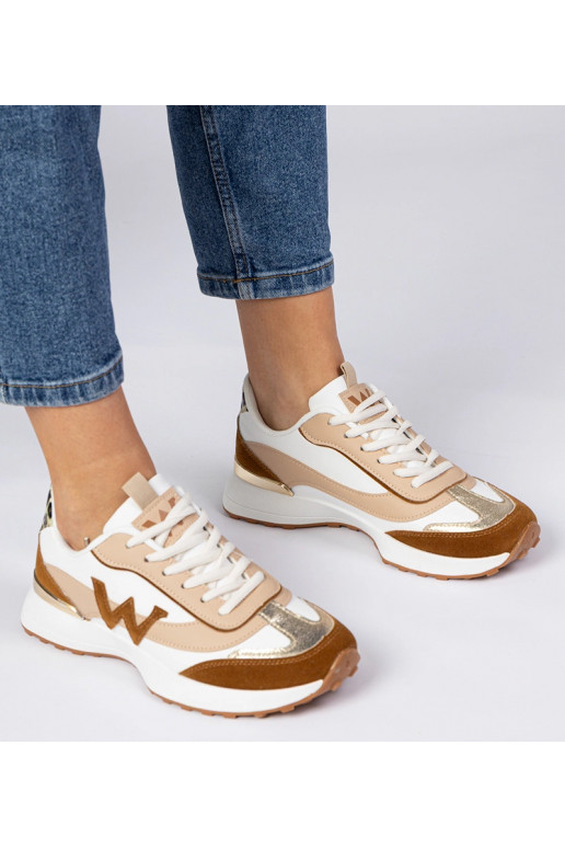 Baskets blanches et brunes pour...