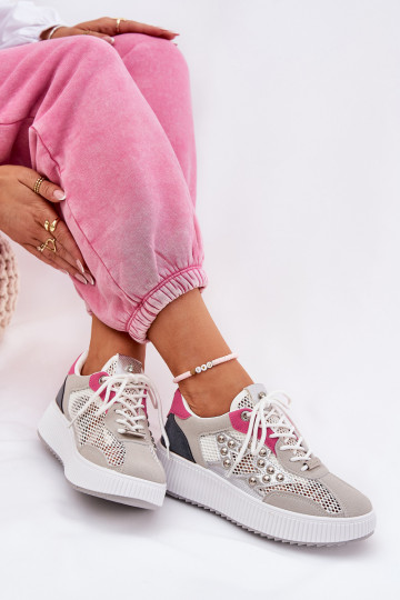 baskets Féminin avec maille Et des clous couleur grise Ogalda