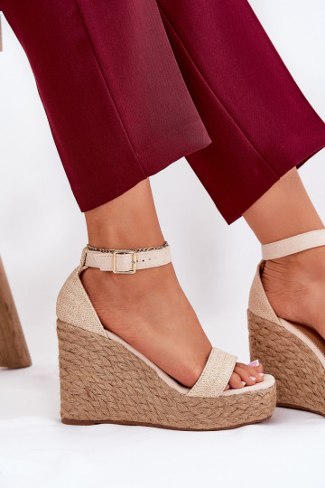 Sandales pour femmes Sur un coin Avec tresse beige Adelio 2