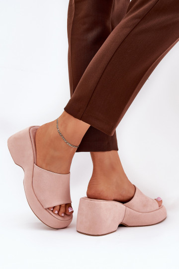 Eko Chaussons femme en daim avec une plateforme I Koturnie couleur rose Afisal 2